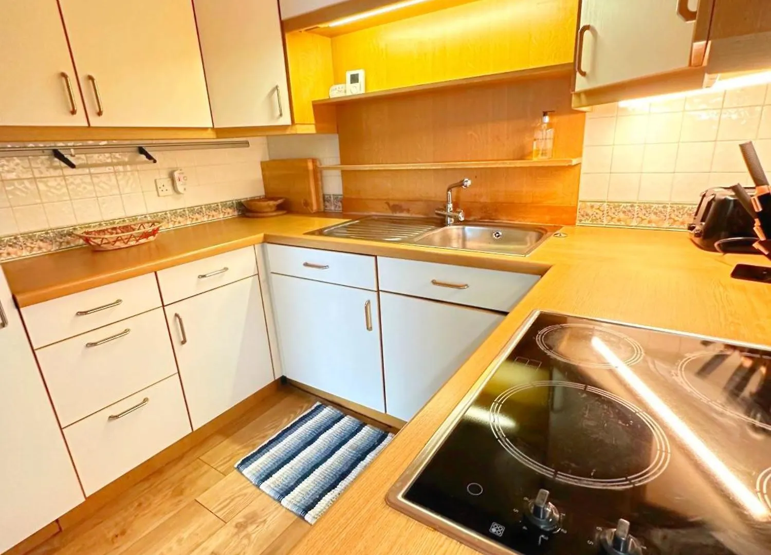 Duplex - City Centre 4-Bed Retreat Edimburgo