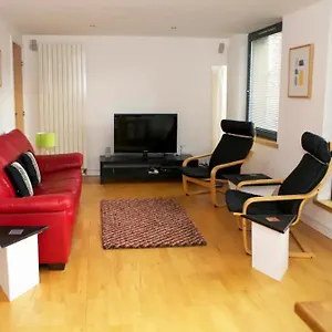 Apartment Joivy Inviting Flat With Parking In Canonmills, Edinburgh