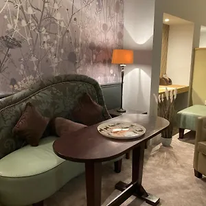 21212 Hotel
