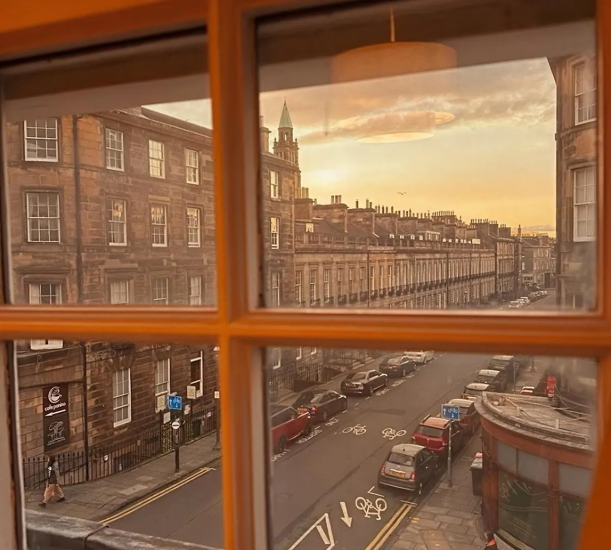 Duplex - City Centre 4-Bed Retreat Edinburgh Apartmán